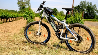 Electric-assist mountain bike hire Collias et le Pont du Gard